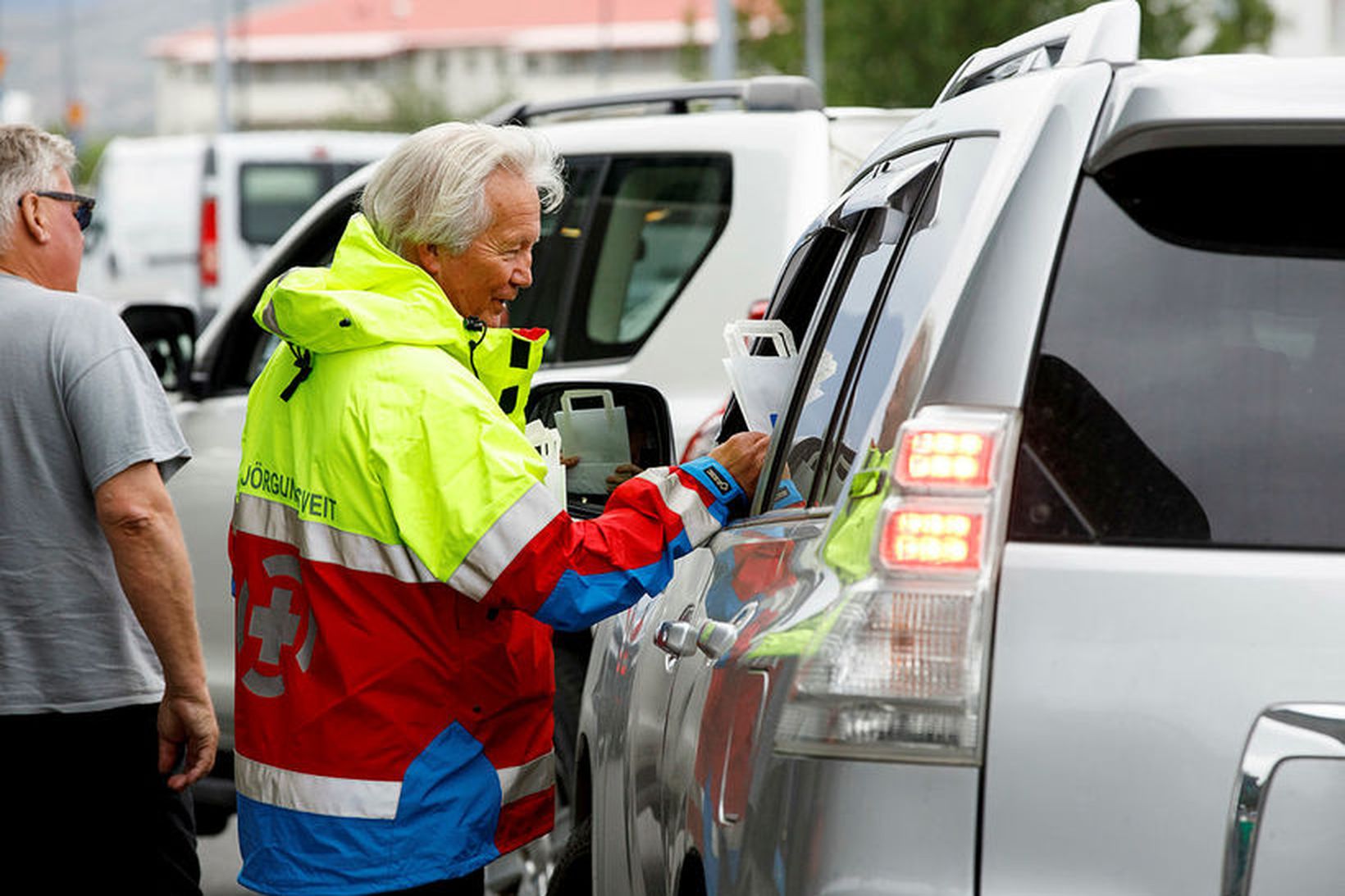 Öryggi á ferðalögum var kynnt ferðafólki af björgunarsveitarmönnum sem fara …