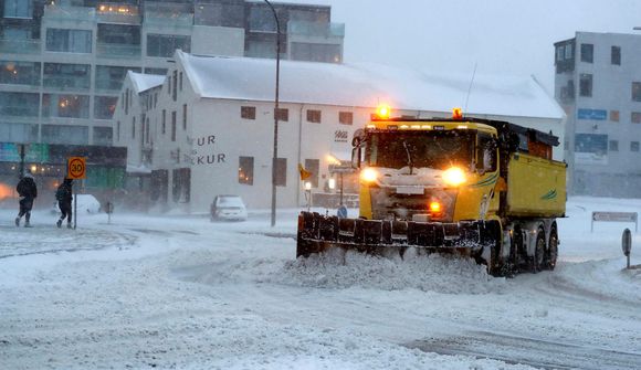 Fjölda fyrirtækja og stofnana lokað 