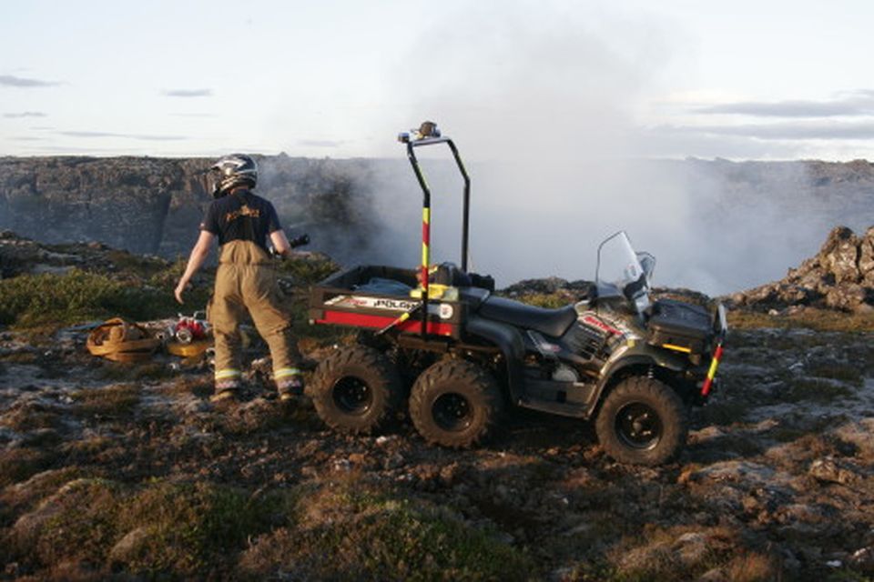 Eldur við Straumsvík