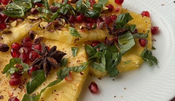 Dýrðlegt ananas carpaccio með nýárskeim