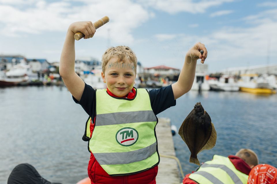 Dorguðu við Flensborgarbryggju