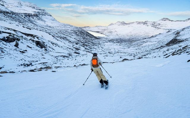 Það sem er einstakt við Austurland Freeride Festival er fjallaskíðamennskan og snjóbretti utan troðinna slóða.