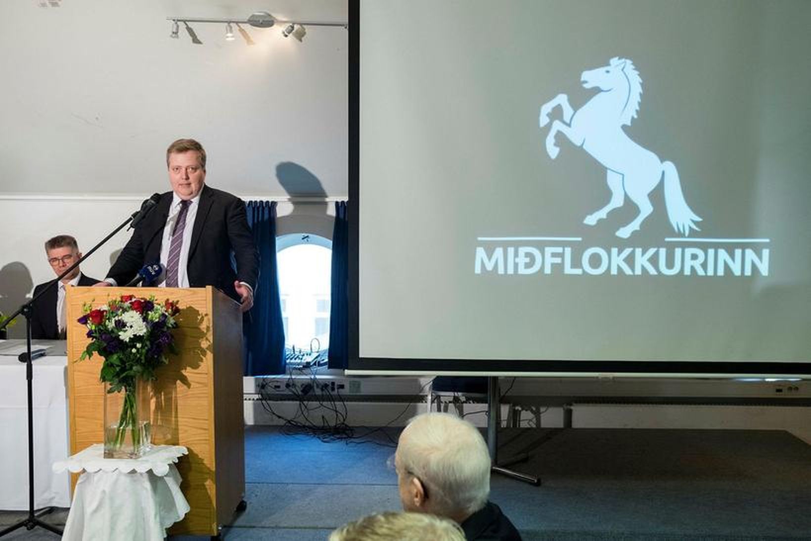 Frá stofnfundi Miðflokksins 8. október.