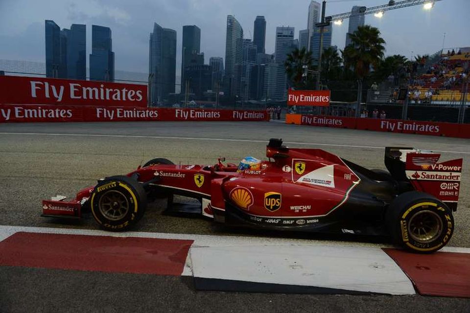 Fernando Alonso hjá Ferrari var öflugur á báðum æfingum dagsins.