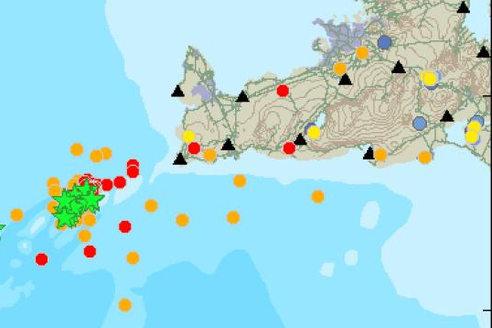 Fjöldi jarðskjálfa hefur orðið undan Reykjanesi í nótt. Kortið er …