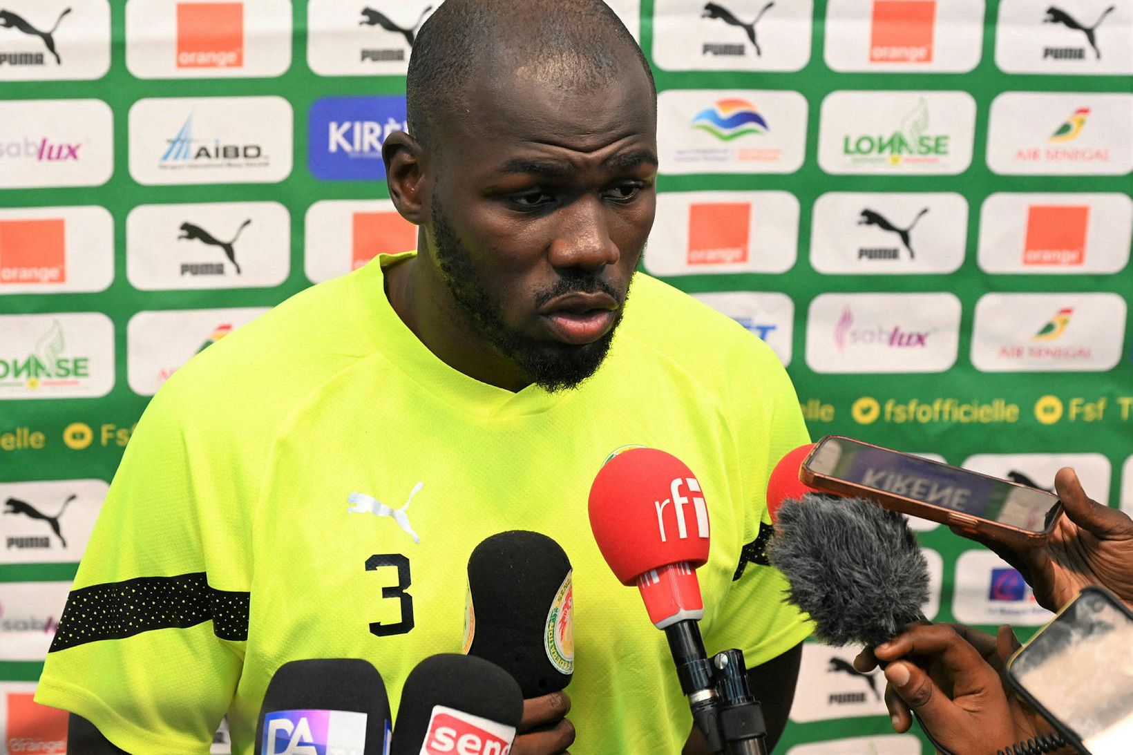 Kalidou Koulibaly er fyrirliði Senegals á HM en Chelsea keypti …
