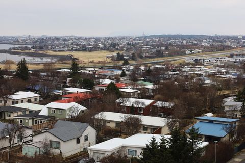 Eldsneytinu var stolið úr vinnubifreið í Garðabæ.
