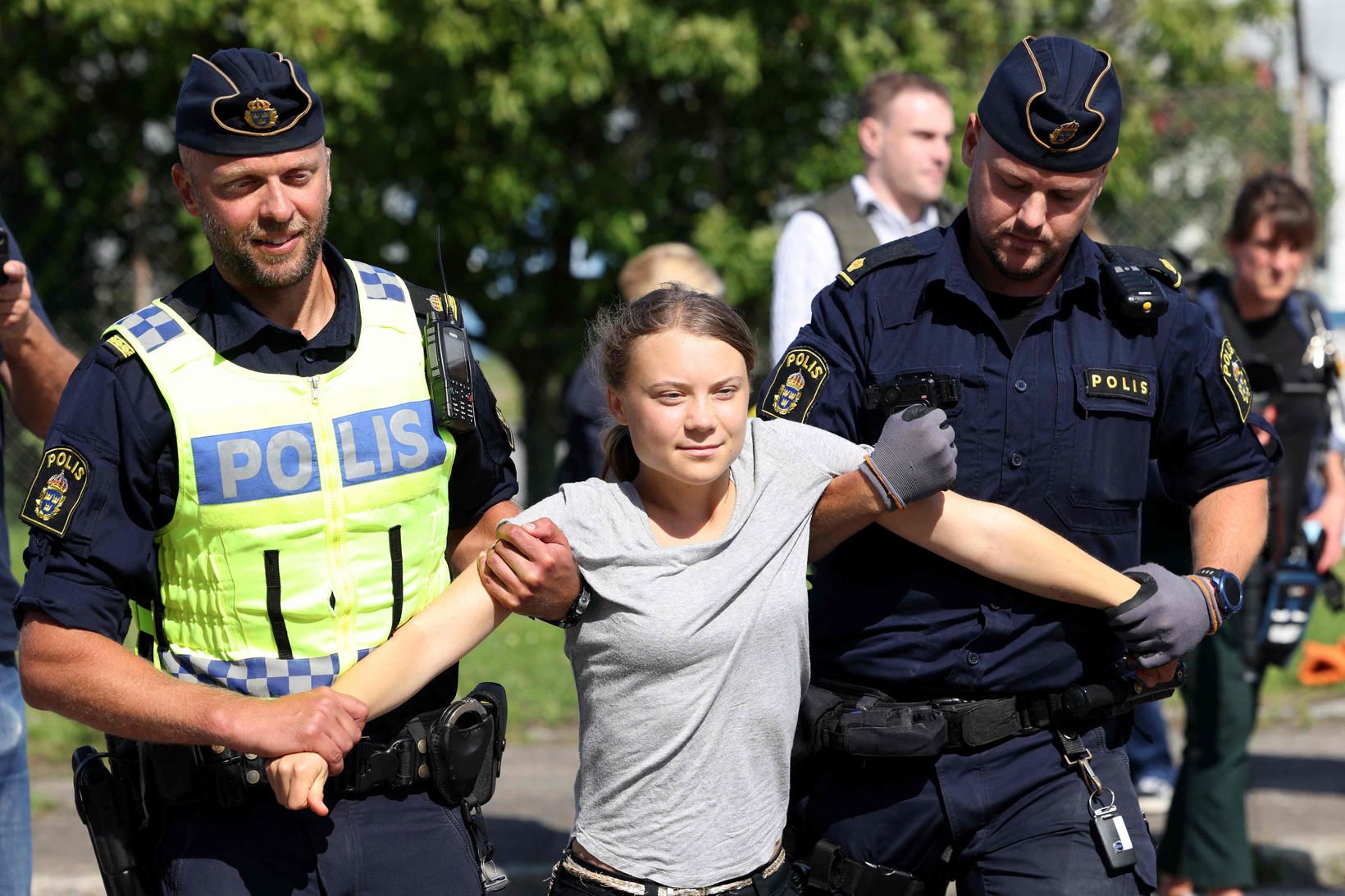 Thunberg borin af vettvangi í dag, klukkustundum eftir að hún …