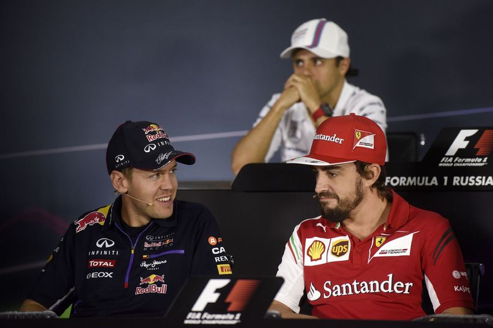 Vel fór á með Sebastian Vettel (t.v.) og Fernando Alonso …