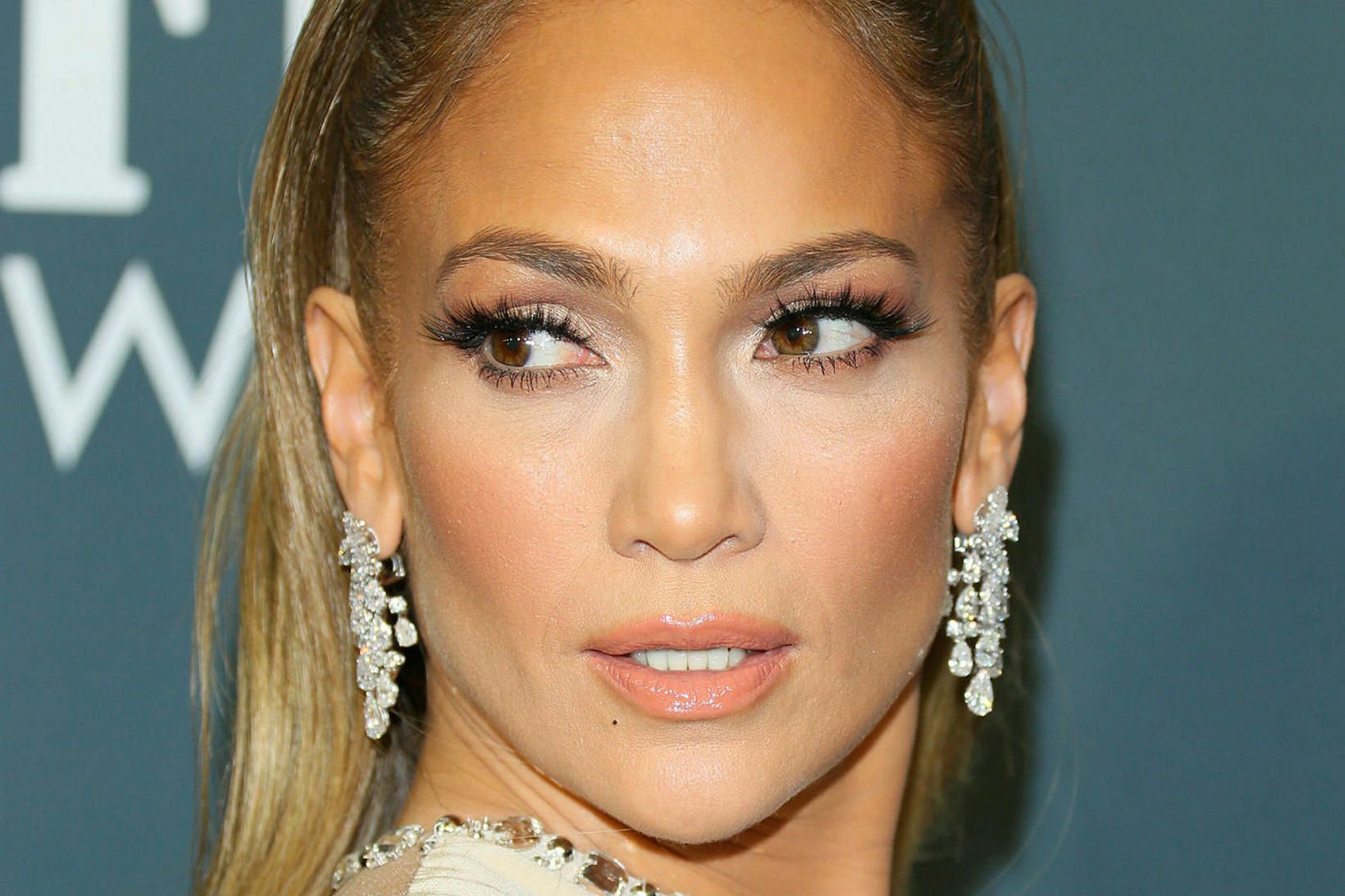 Jennifer Lopez fangar athygli fólks um víða veröld.