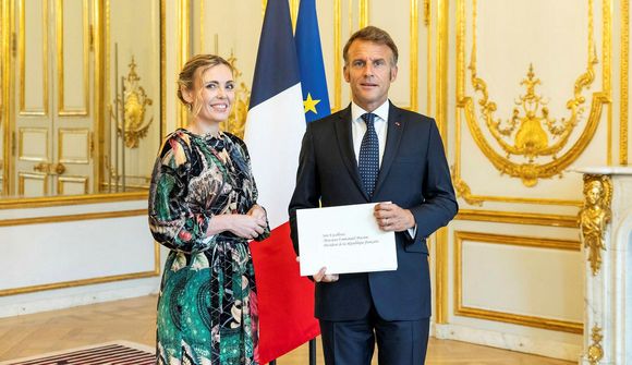 María skartaði sínu fegursta þegar hún hitti Macron 