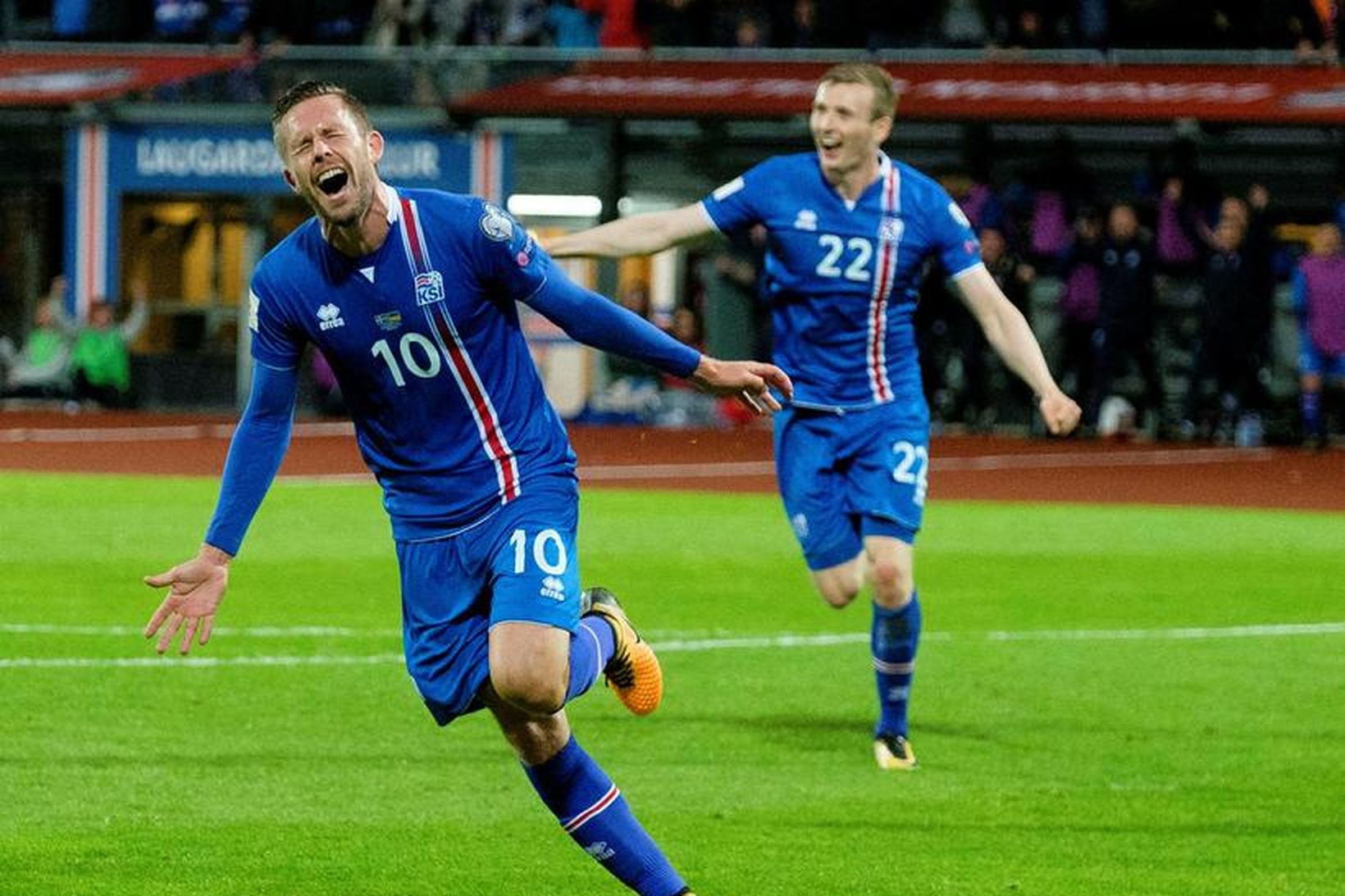 Gylfi Þór Sigurðsson fagnar marki gegn Úkraínumönnum í síðasta mánuði.