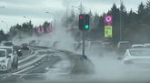 Myndskeið: Gufu lagði yfir Bústaðaveg