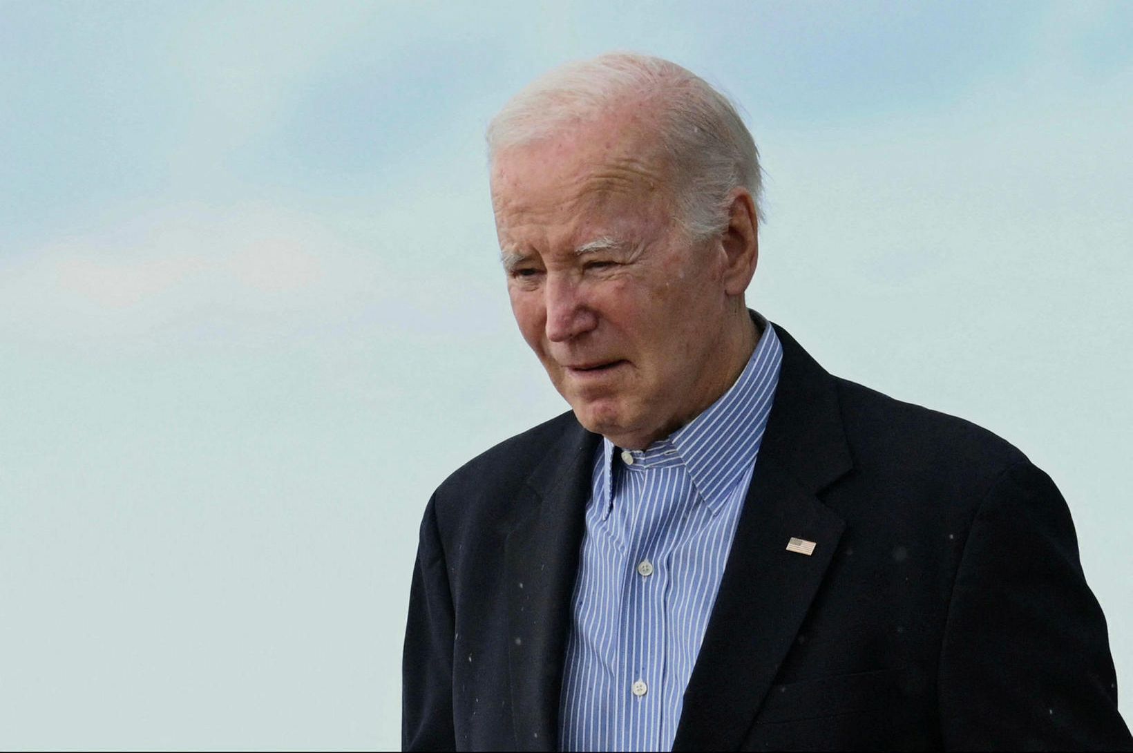 Einangruðu Biden til að fela versnandi ástand