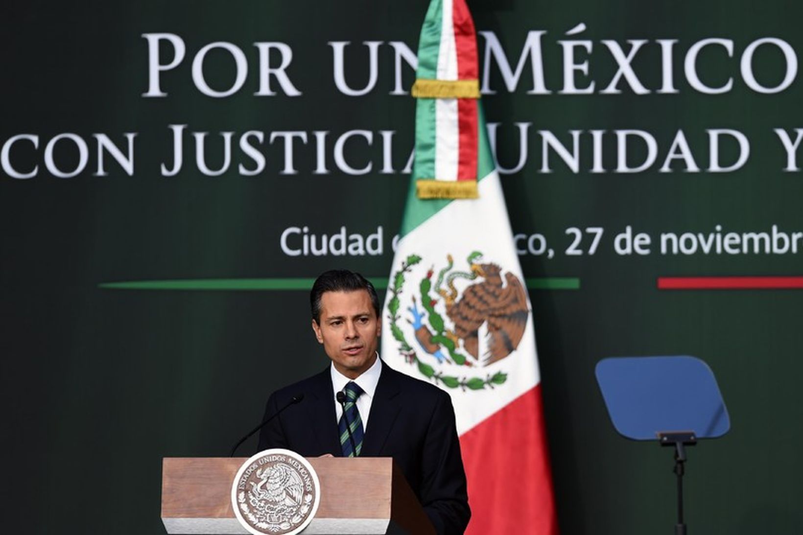 Enrique Peña Nieto, forseti Mexíkó, kynnir tillögur sínar gegn spillingu.