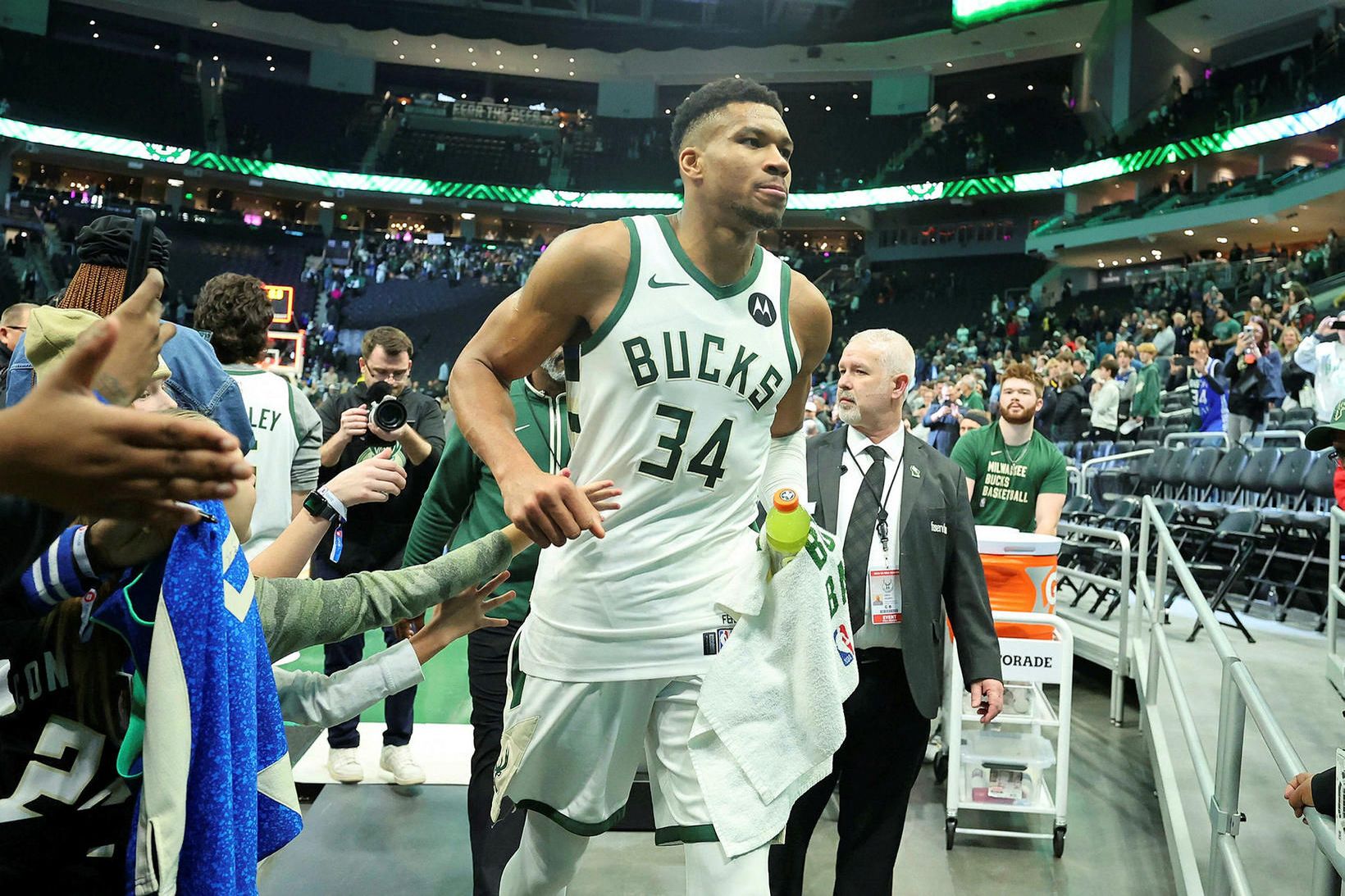 Giannis Antetokounmpo eftir leikinn í nótt.