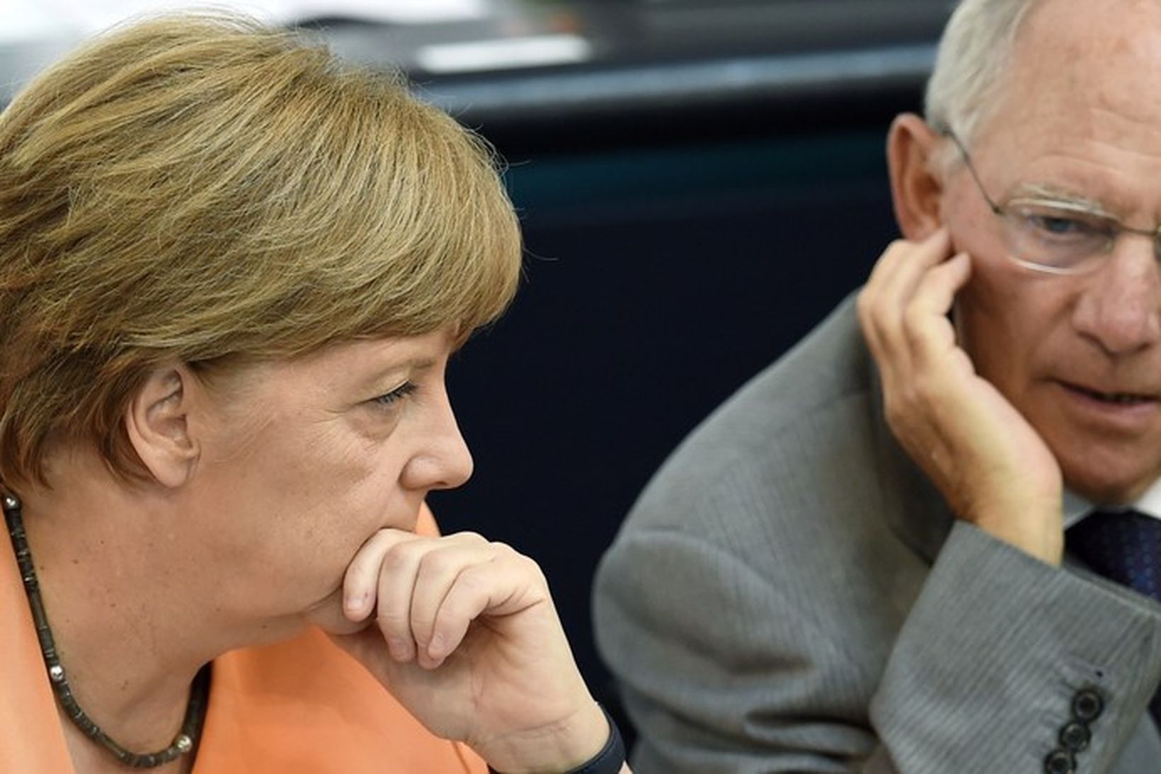 Wolfgang Schaeuble og Angela Merkel, kanslari Þýskalands á fundi í …