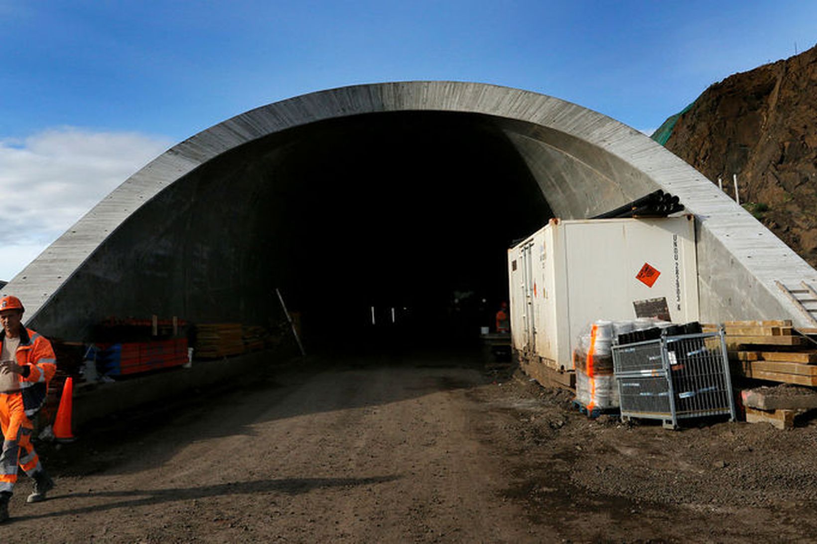 Gangamunni Vaðlaheiðarganga Eyjafjarðarmegin.