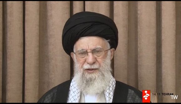 Khamenei: „Bandaríkin græddu ekkert á árásunum“