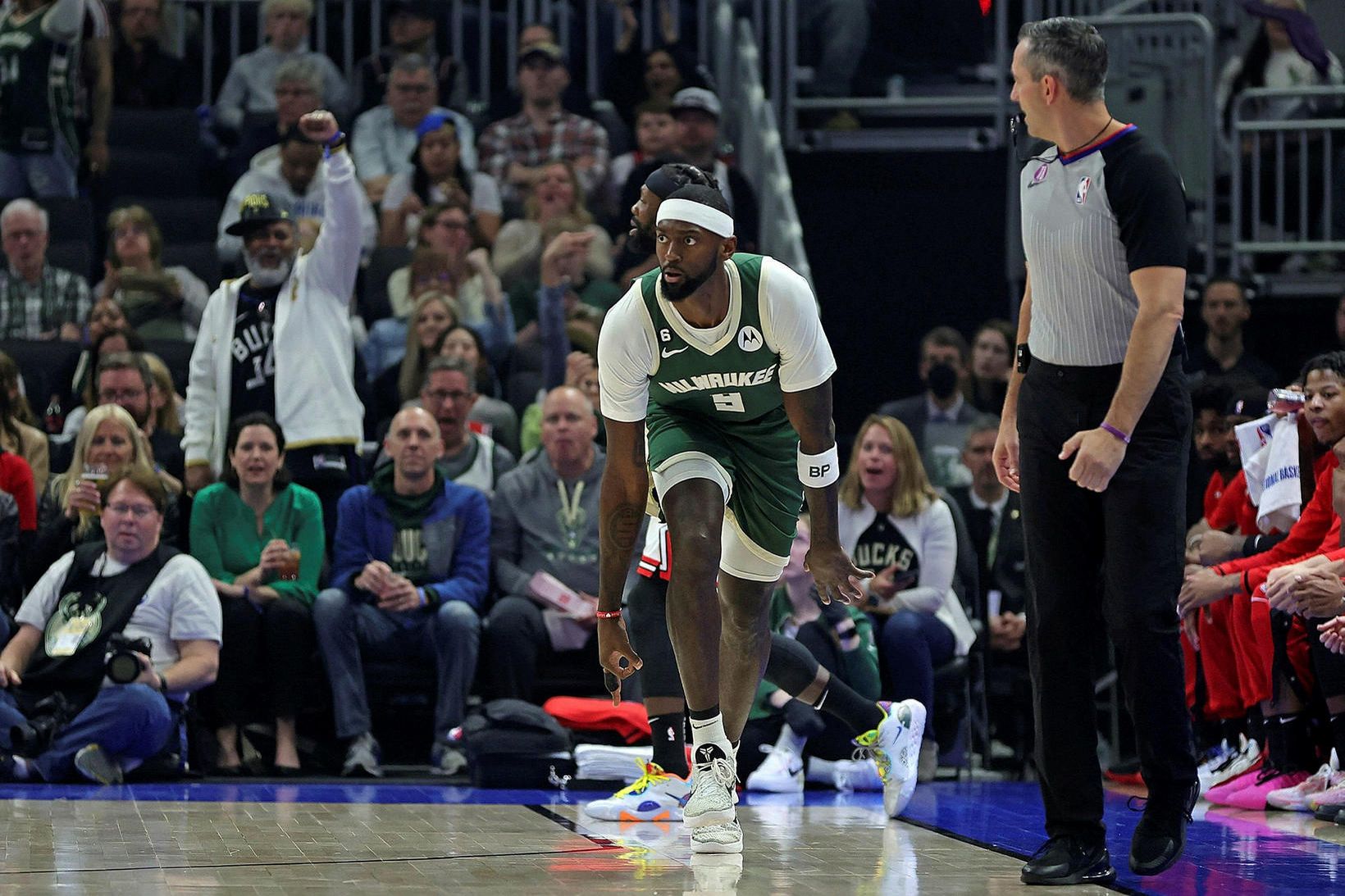 Bobby Portis fagnar þriggja stiga körfu í nótt.