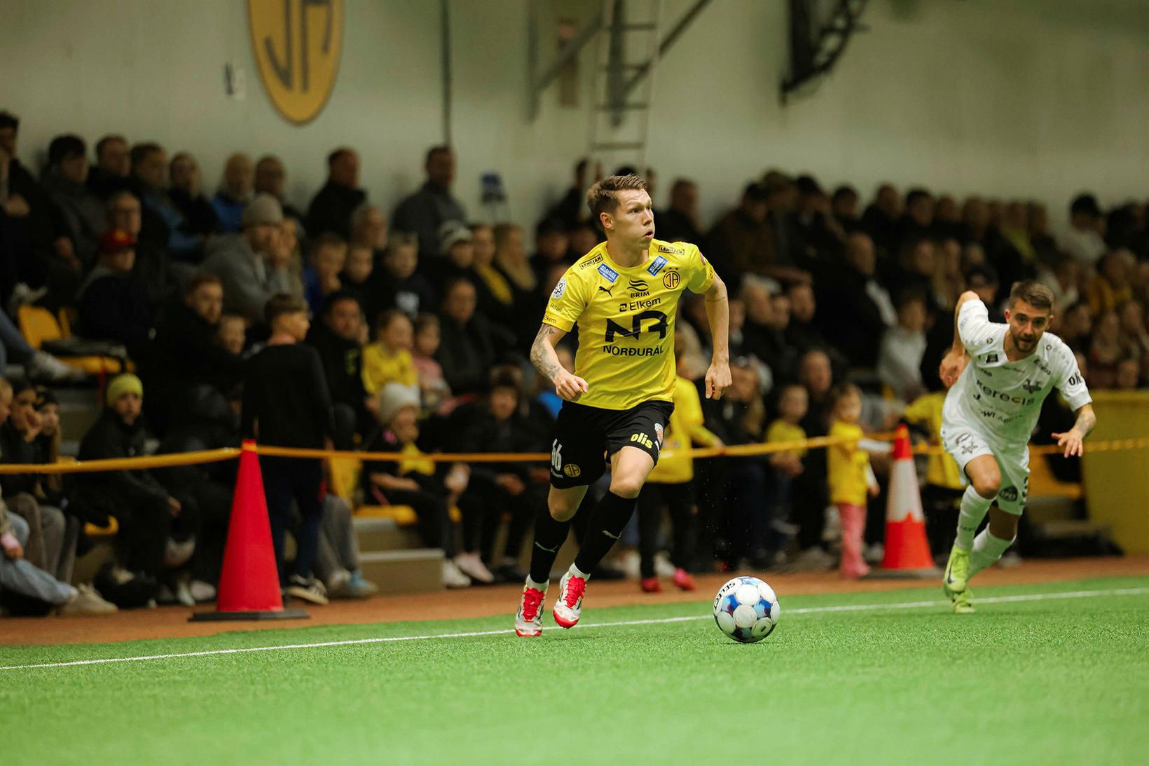 Vestri vann leikinn gegn ÍA 2:0 og er í efsta …