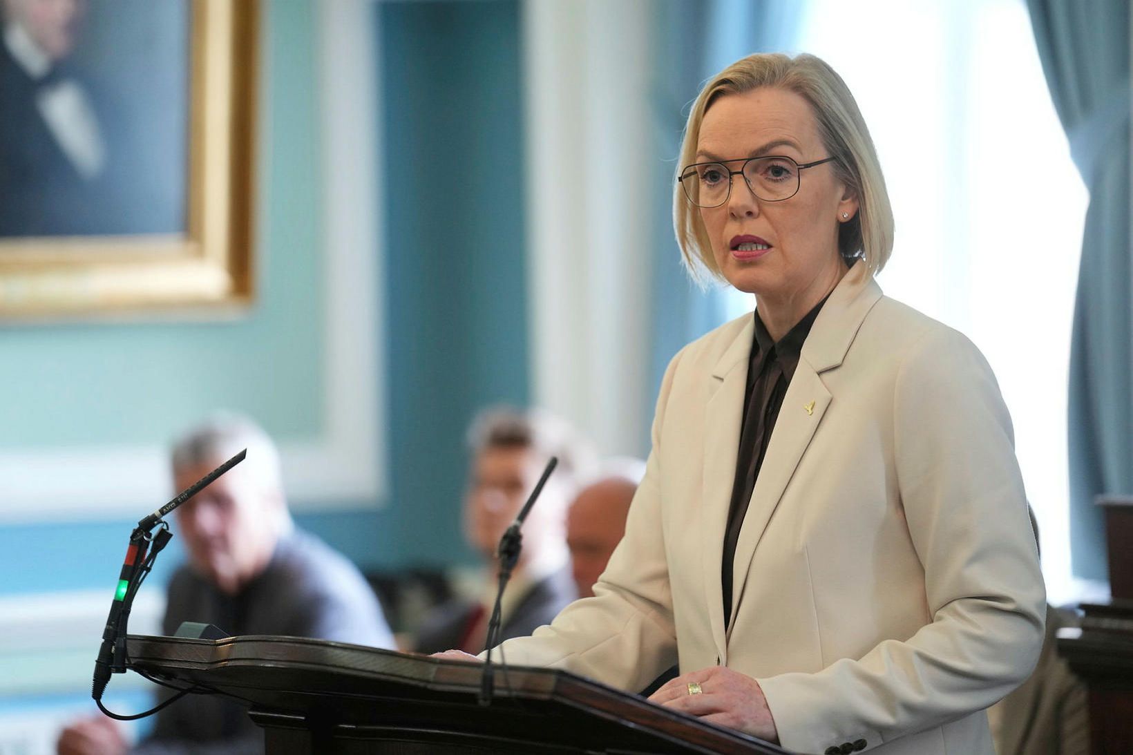 Guðrún Hafsteinsdóttir, formaður Sjálfstæðisflokksins, í ræðustól Alþingis í dag.