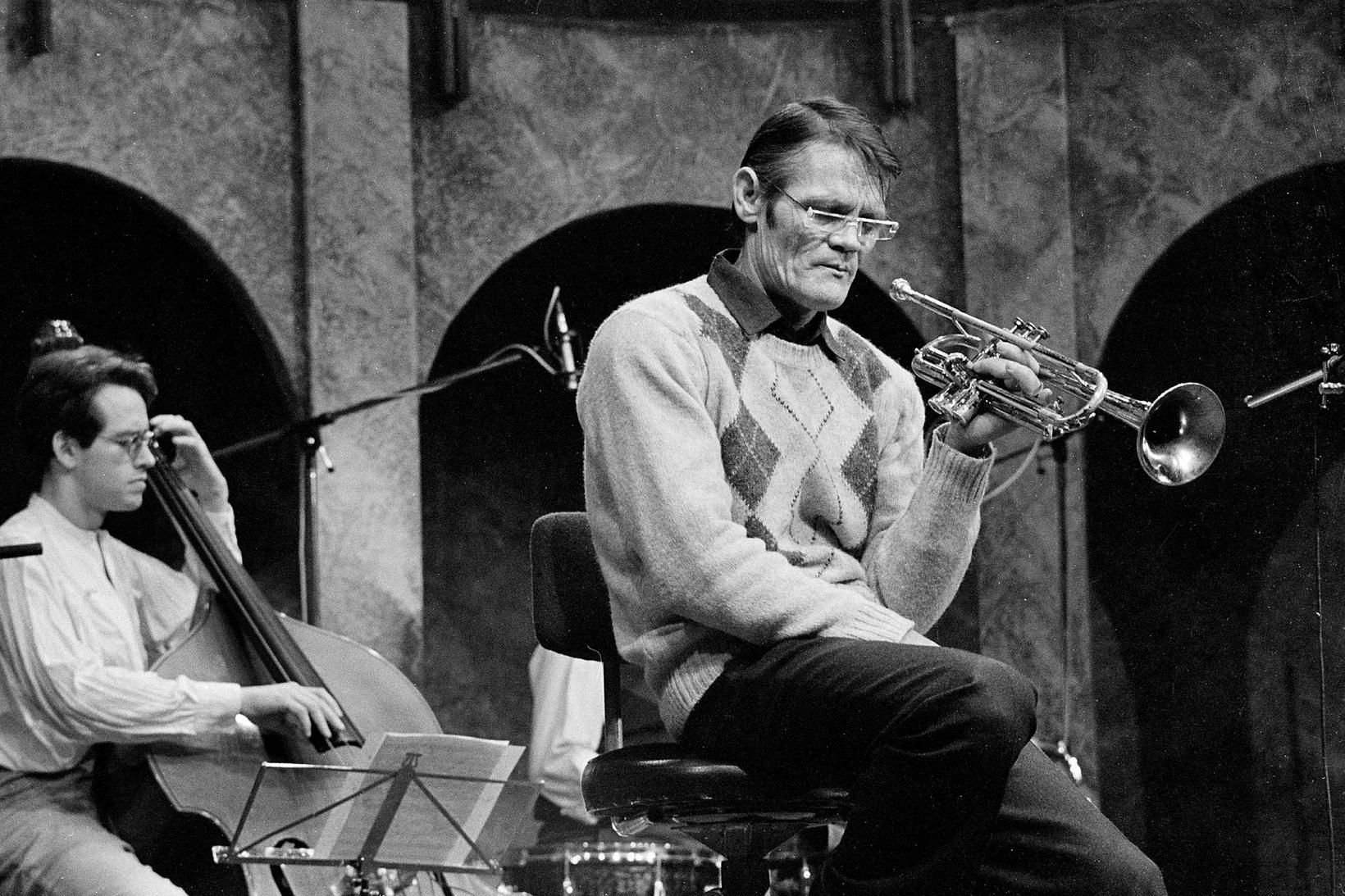 Tómas R. Einarsson spilaði með hinum heimsfræga djassista, Chet Baker, …