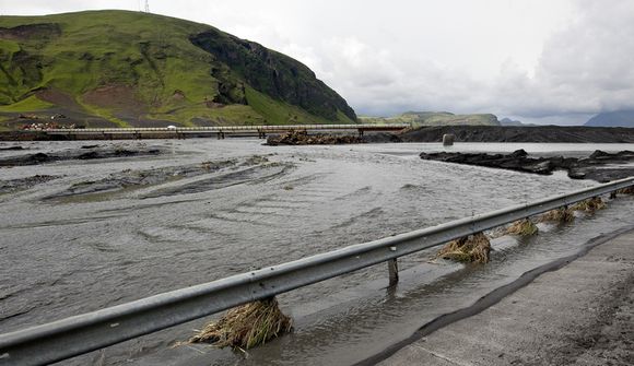 Rafleiðni há en enginn órói mælist