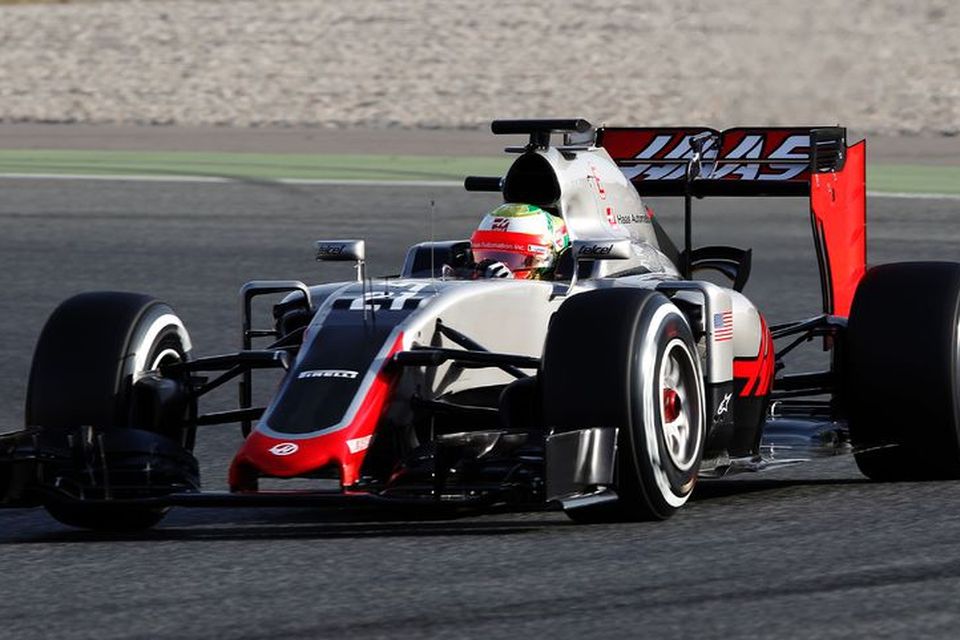 Esteban Gutierrez á Haas-bílnum í Barcelona í dag.
