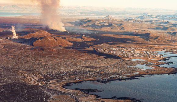 Litlar líkur á að hraunið nái til mannvirkja