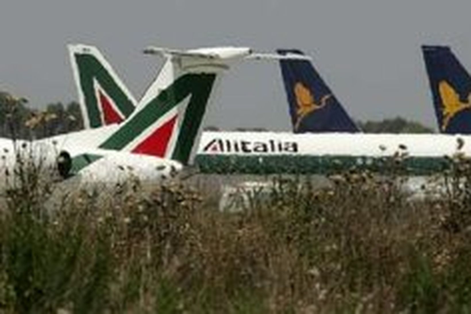 Flugvélar Alitalia og Air One á Fiumicinos alþjóðaflugvellinum í Róm.