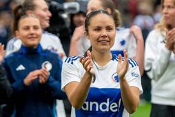 Sunneva Hrönn Sigurvinsdóttir fagnar með 18.000 stuðningsmönnum FCK um helgina.