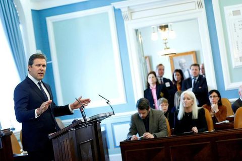 Finance Minister Bjarni Bene­dikts­son speaking on behalf of the government in Alþingi today.