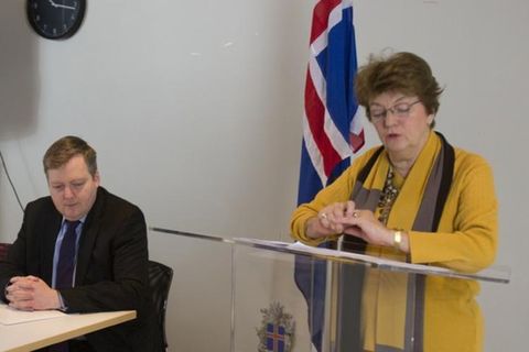 Environment Minister Sigrún Magnúsdóttir, presenting the new plan.