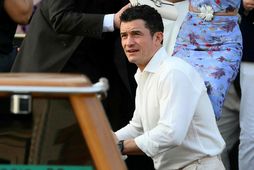 Breski leikarinn Orlando Bloom og aðrir brúðkaupsgestir um borð í bát við Gritti Palace-hótelið í …