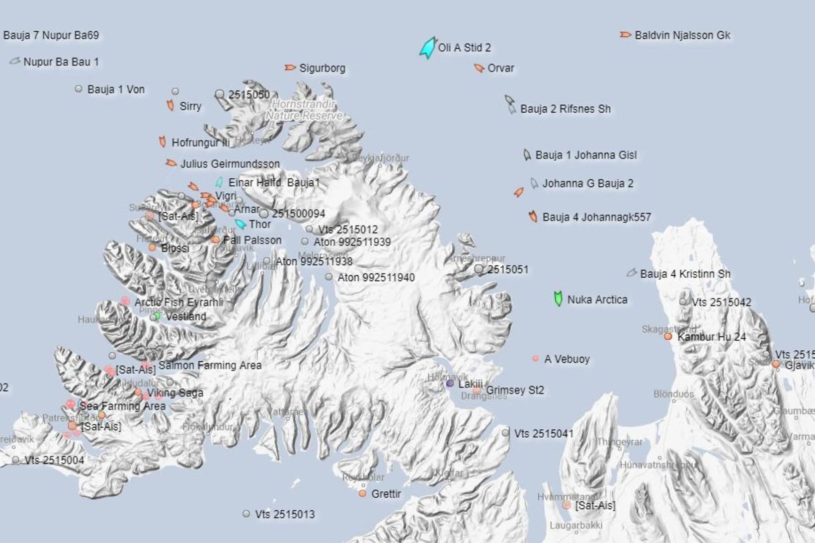 Nuka Arctica bíður nú af sér veðrið á Húnaflóa.