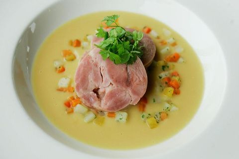 Salted meat and split pea soup are usually served with carrots, rutabega and potatoes.
