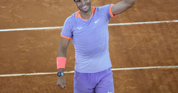 Rafael Nadal íhugar að spila tvíliðaleik með Carlos Alcaraz í sumar.