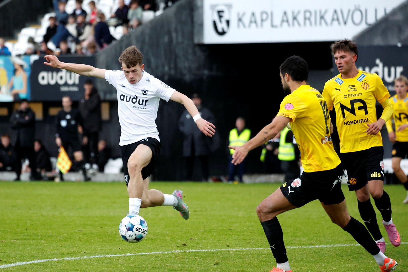 FH – ÍA kl. 19.15, bein lýsing