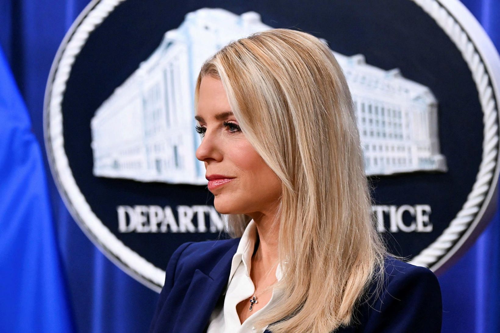 Pam Bondi greind með krabbamein