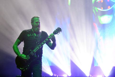 Brent Hinds sem gerði garðinn frægan sem gítarleikari Mastodon er látinn, 51 árs að aldri.