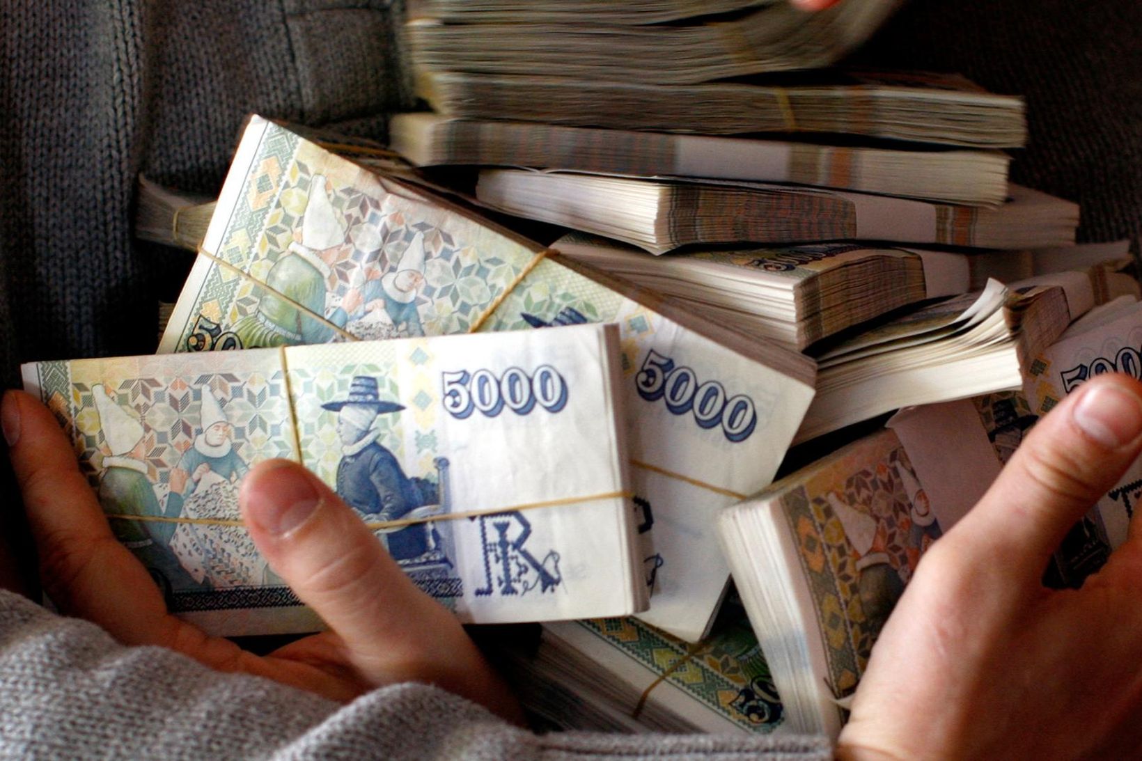 Almenningur borgar skattahækkanir