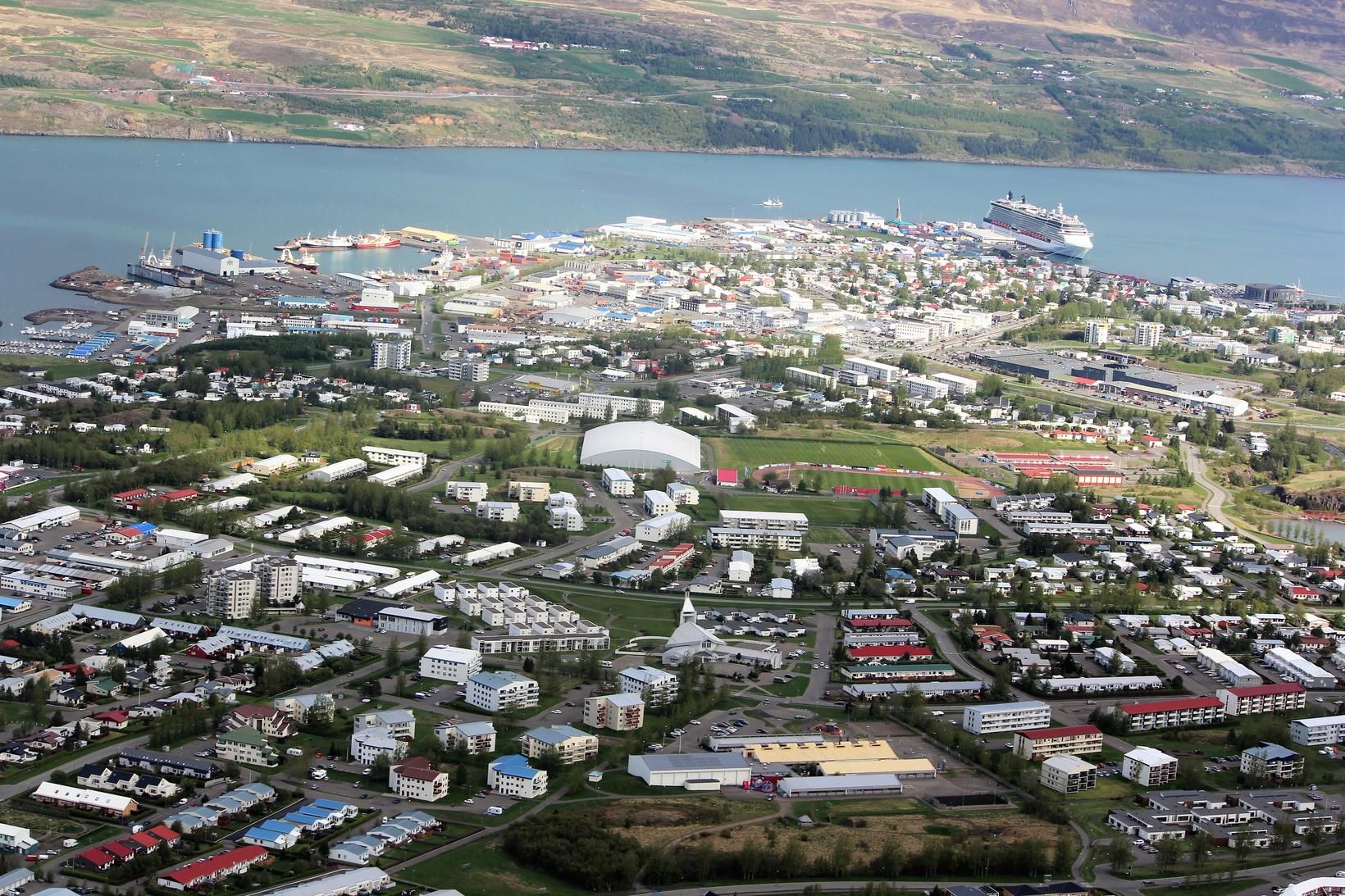 Rafmagnslaust er á Akureyri, Dalvík, í Eyjafirði og nágrenni.