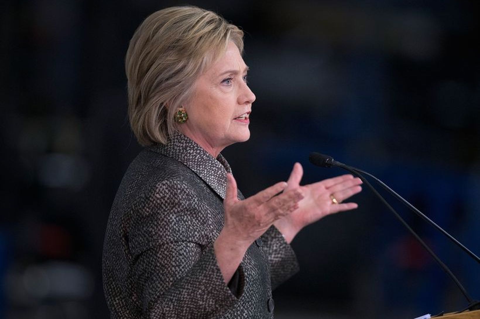 Hillary Clinton ræðir við kjósendur í Detroit, Michigan þar sem …