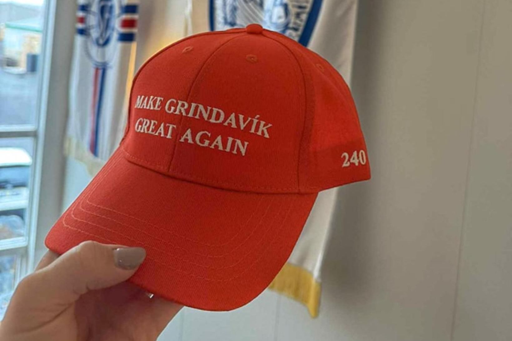 Húfurnar hafa verið teknar úr sölu.