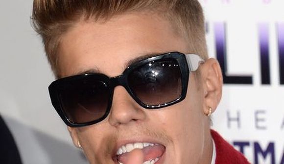 Bieber hvergi nærri hættur