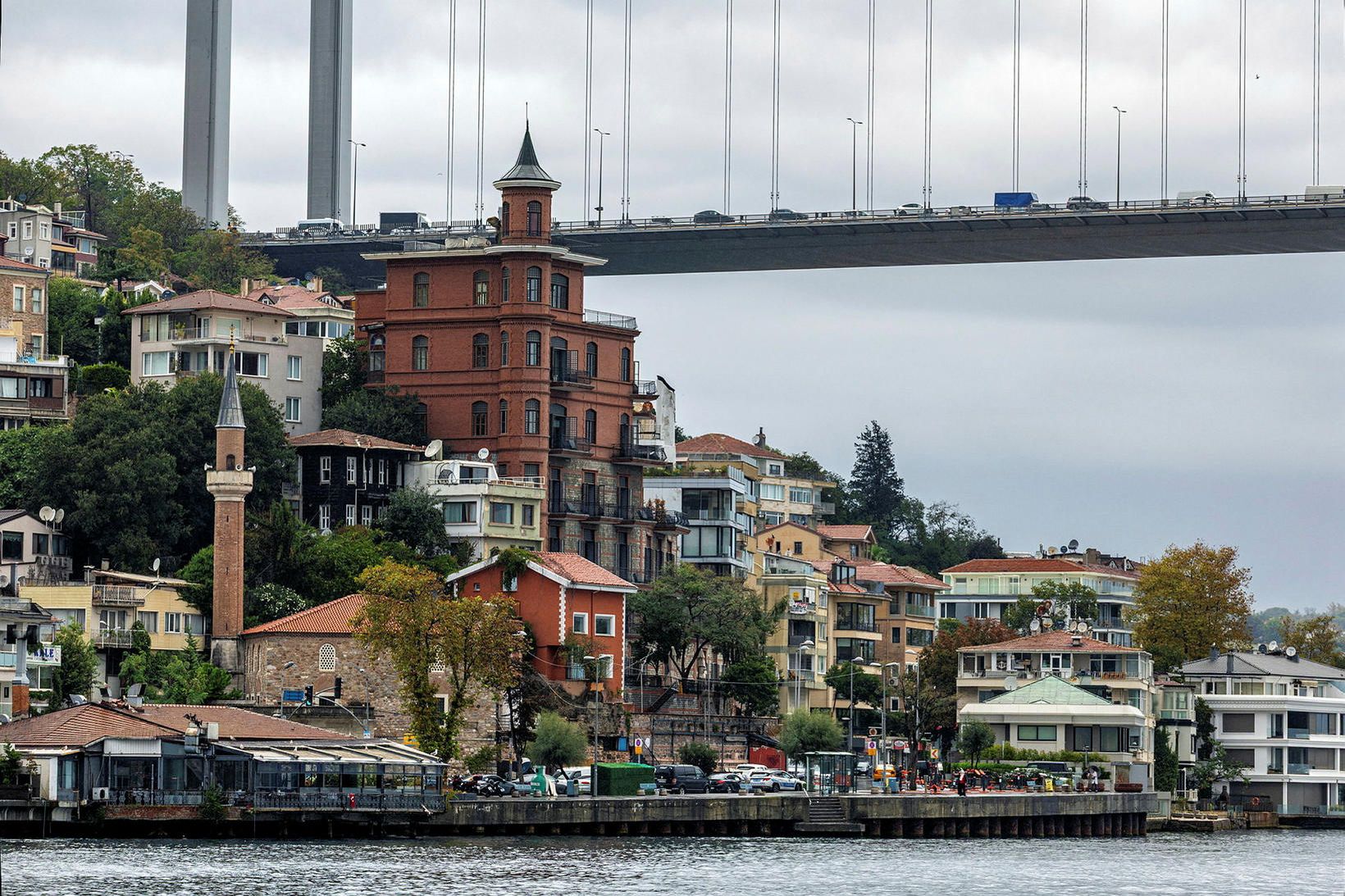 11 handteknir eftir andlát fjölskyldunnar