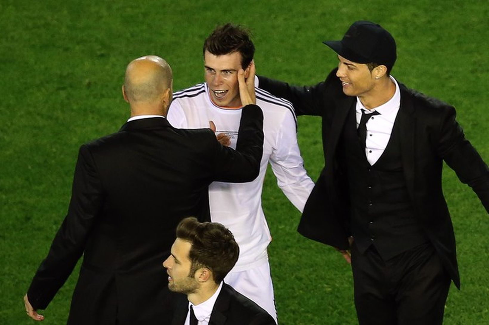 Zinedine Zidane, aðstoðarþjálfari Real Madrid, og Cristiano Ronaldo, sem er …