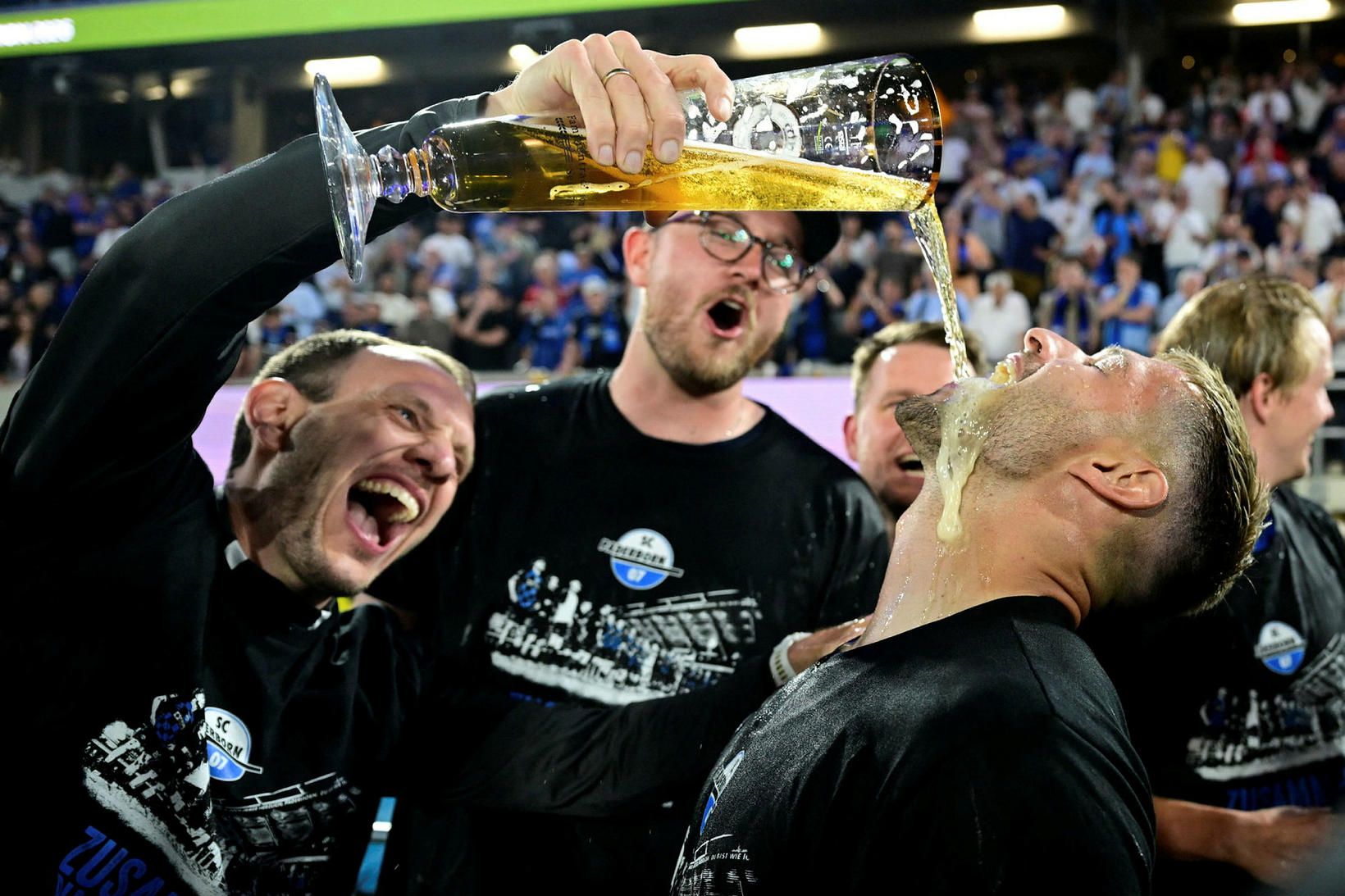Bjórrisarnir undirbúa sig fyrir blautasta HM sögunnar