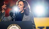 Kamala Harris þarf að spýta í lófana miðað við kannanir.